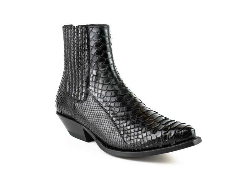 2575 - Black Python