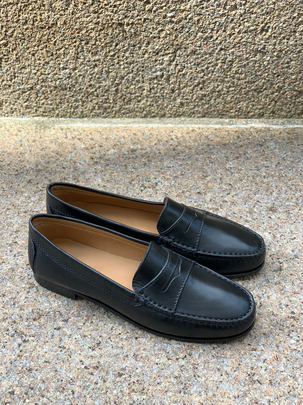 Iris Women Loafer - Black Calf Leather